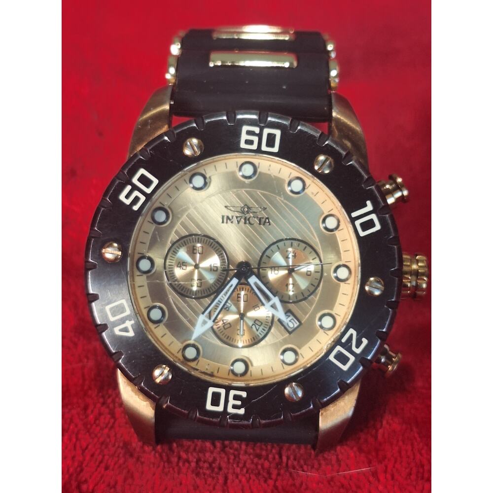 Invicta Pro Diver 20281 Chronograph Watch Quartz Black Gold 100M Date -READ! - Picture 5 of 8